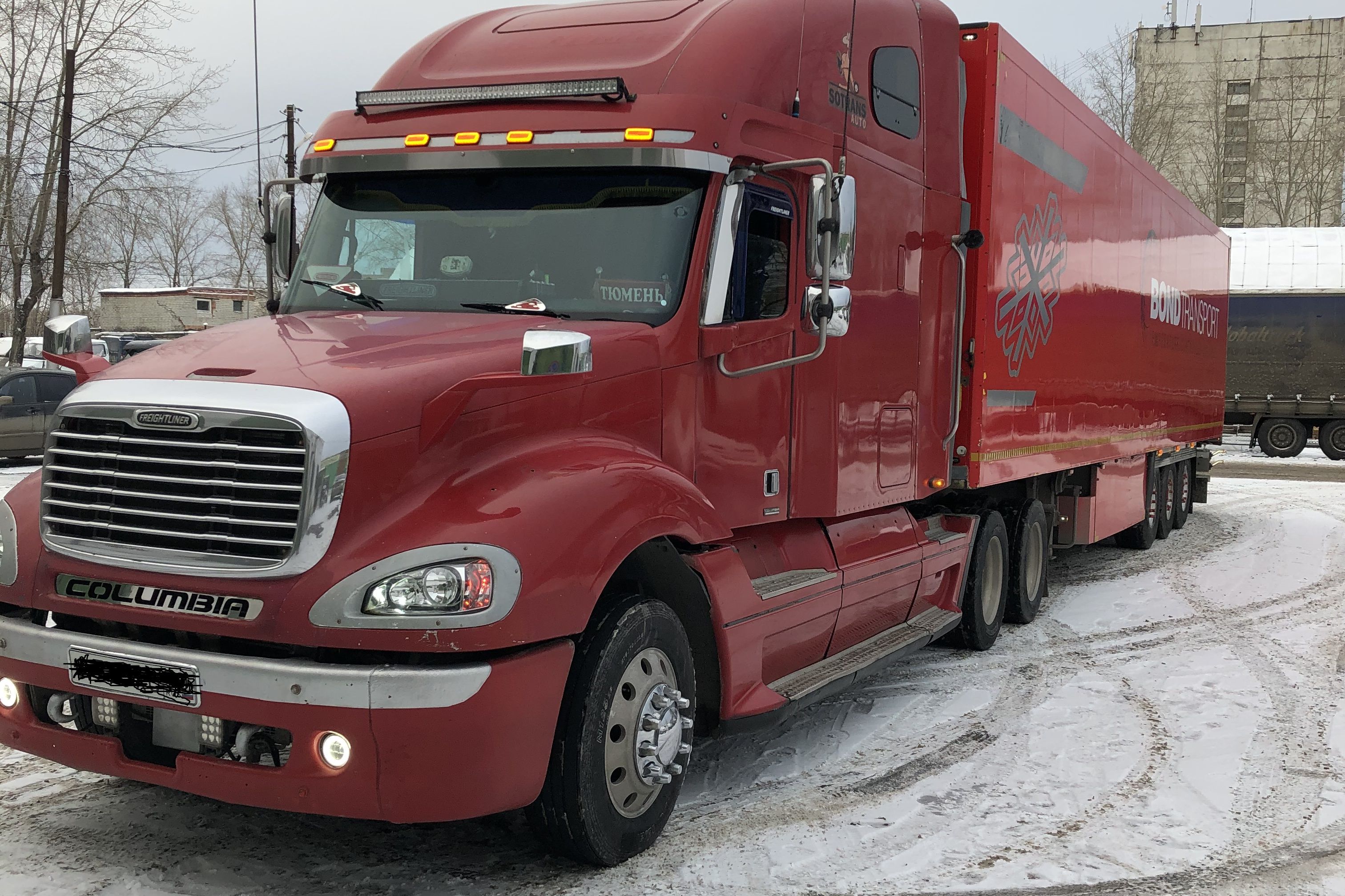 Freightliner Columbia с прицепом