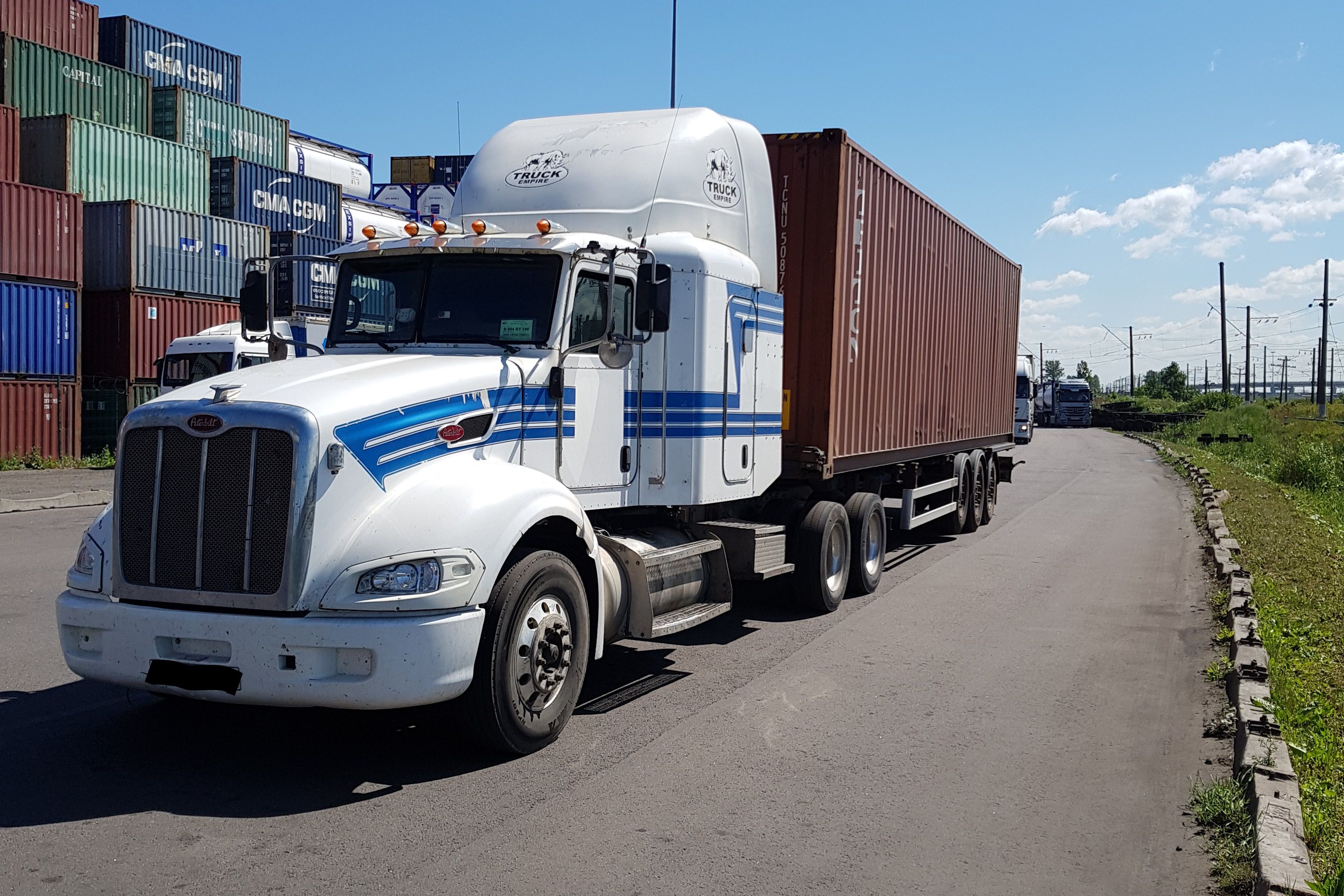 Вакансии контейнеровоз водитель в москве. Peterbilt 386 в России.