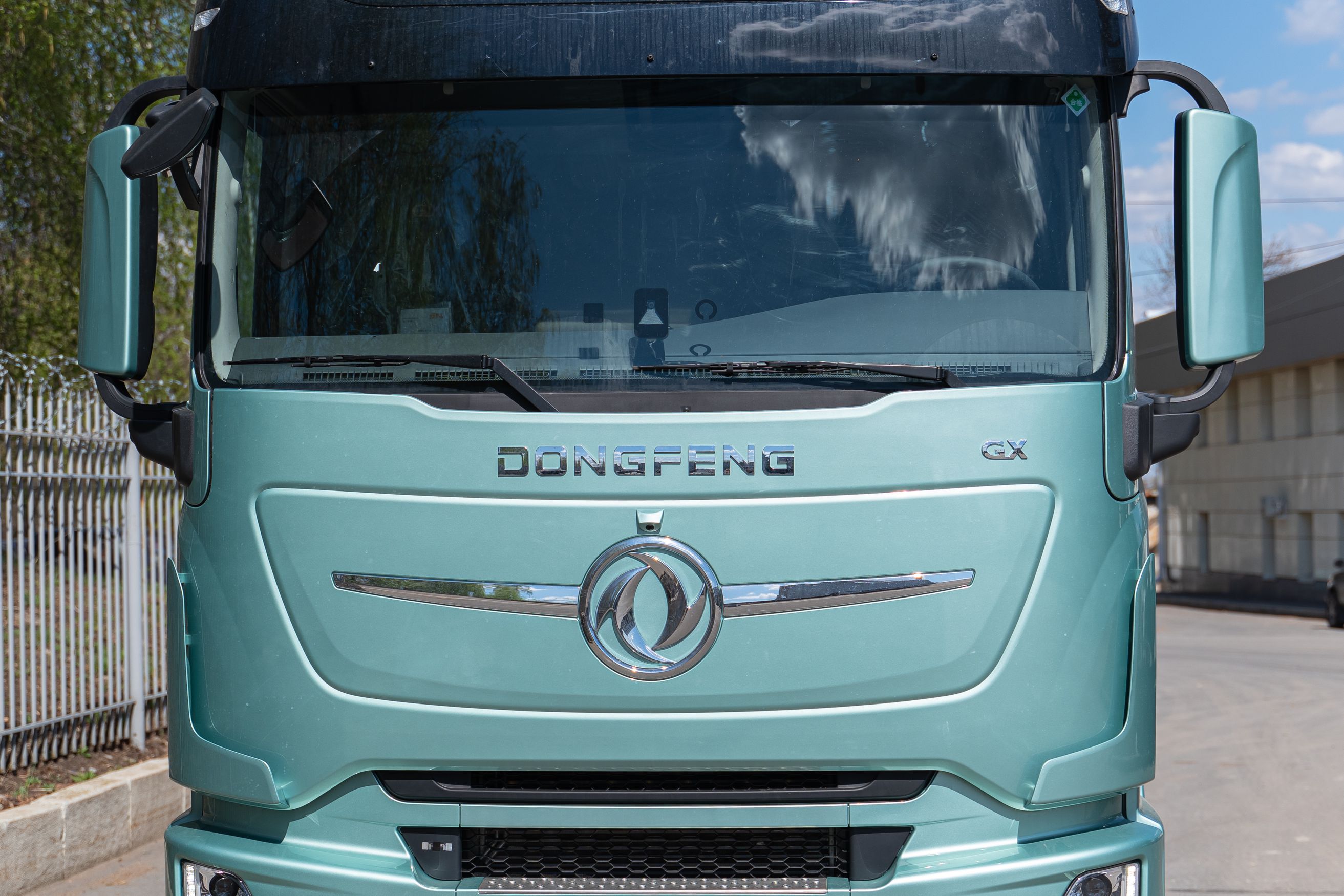 Тягач DongFeng DFH 4180 - купить в Уфе